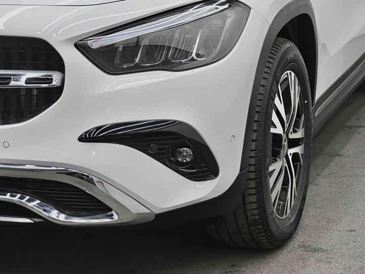 Фото 13 - Mercedes-Benz GLA-Class