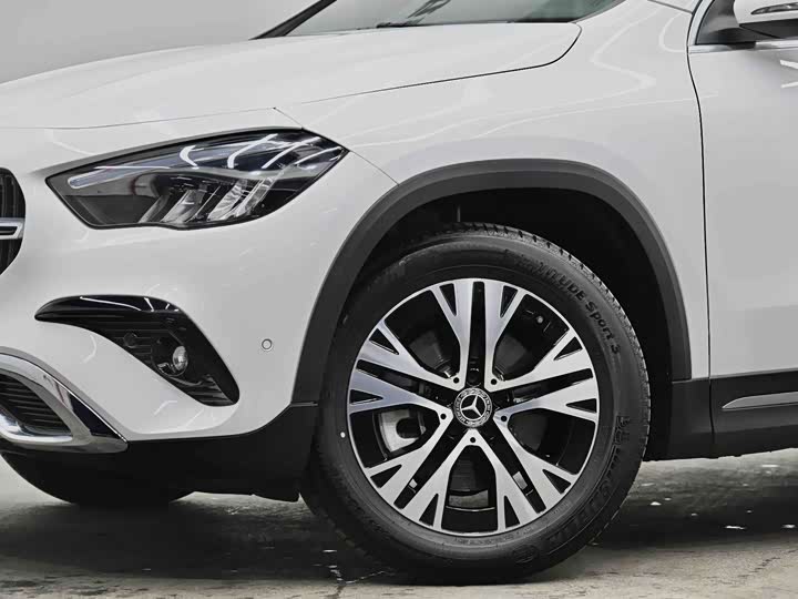 Фото 17 - Mercedes-Benz GLA-Class