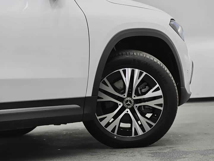 Фото 18 - Mercedes-Benz GLA-Class