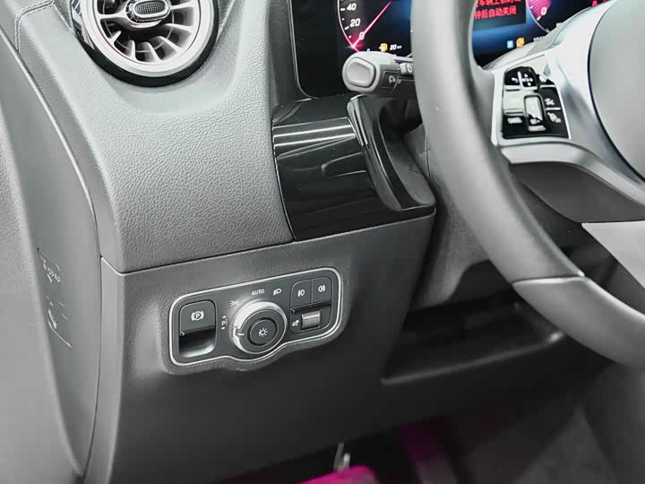 Фото 20 - Mercedes-Benz GLA-Class