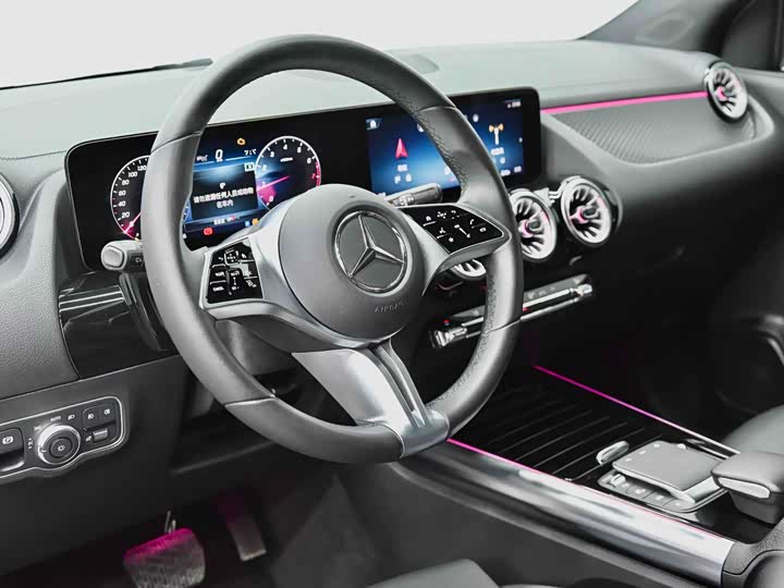 Фото 22 - Mercedes-Benz GLA-Class