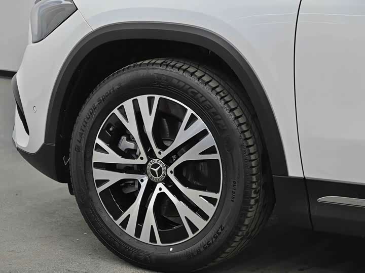 Фото 27 - Mercedes-Benz GLA-Class