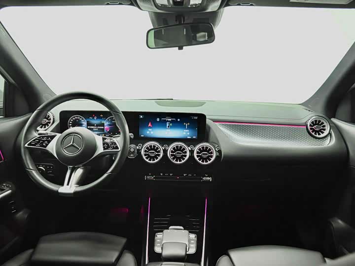 Фото 34 - Mercedes-Benz GLA-Class