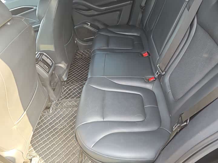 Фото 10 - Bestune B70