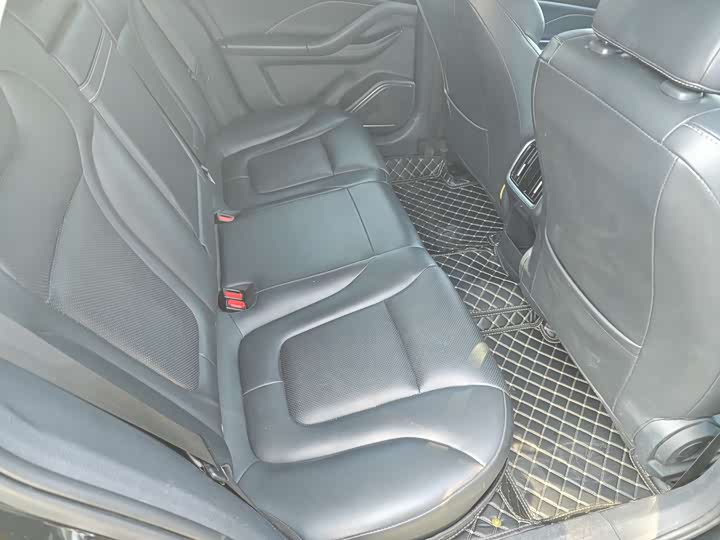 Фото 11 - Bestune B70