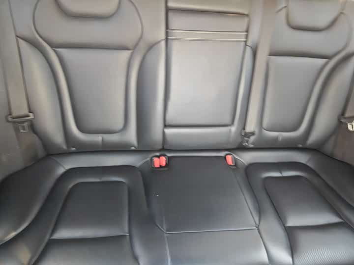 Фото 13 - Bestune B70