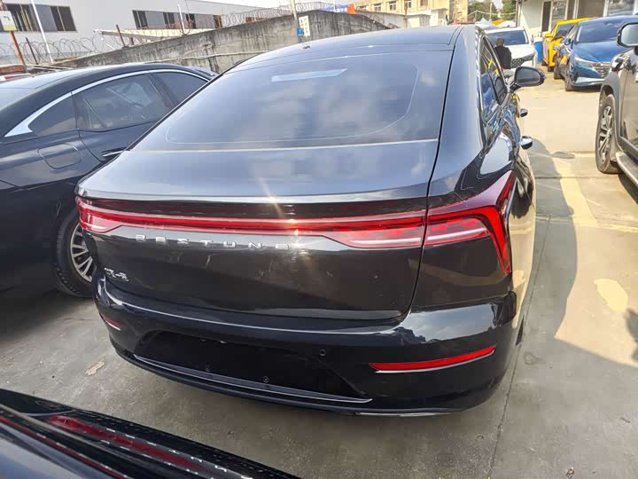 Фото 15 - Bestune B70