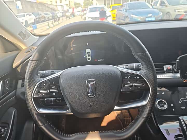 Фото 5 - Bestune B70