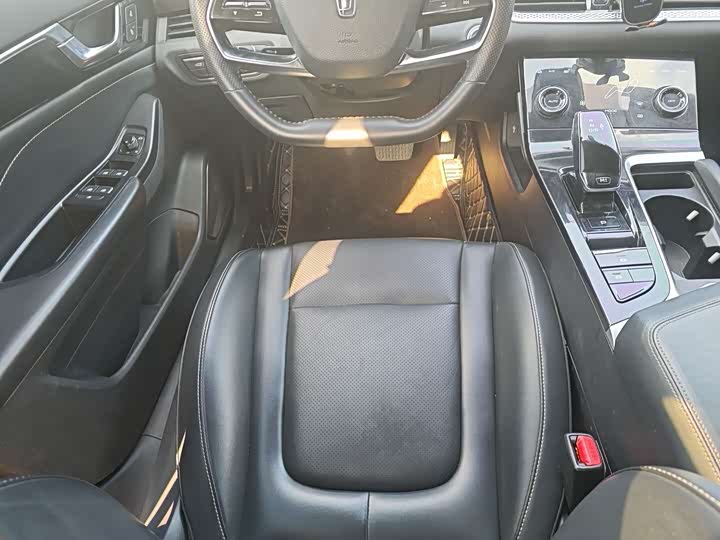 Фото 6 - Bestune B70