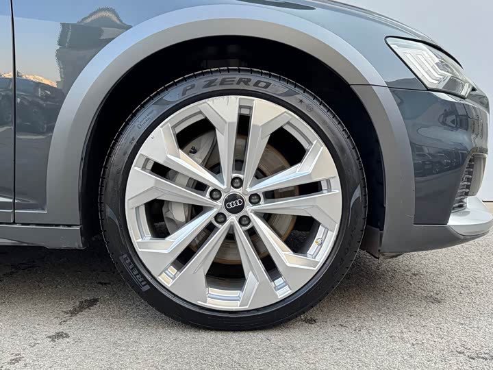 Фото 15 - Audi A6