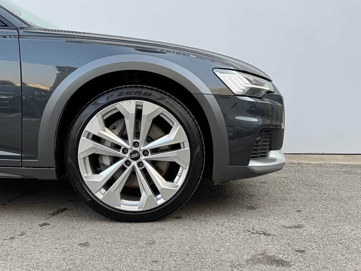 Фото 17 - Audi A6