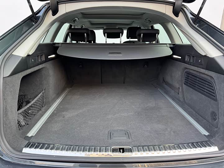 Фото 18 - Audi A6