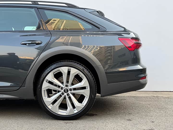 Фото 25 - Audi A6