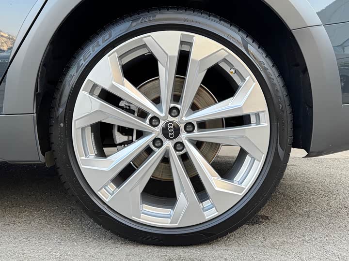 Фото 26 - Audi A6