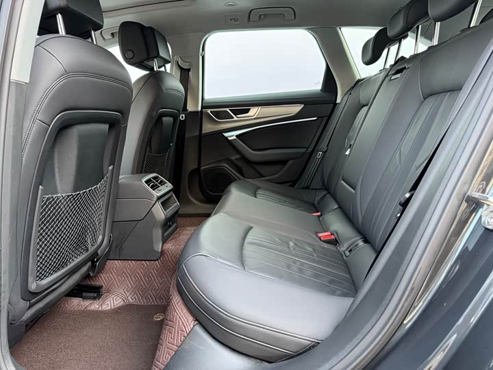 Фото 27 - Audi A6