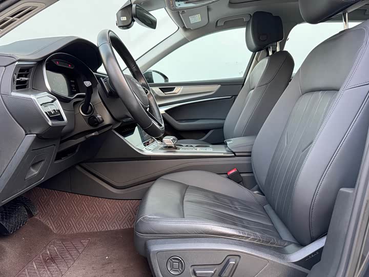 Фото 28 - Audi A6