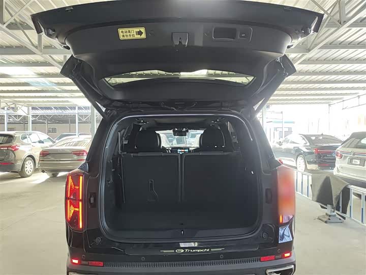 Фото 19 - GAC Trumpchi GS8