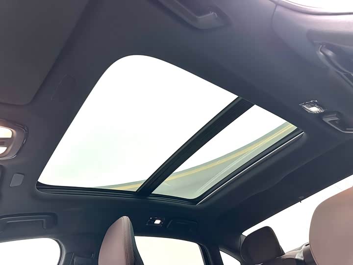 Фото 11 - Volvo S90