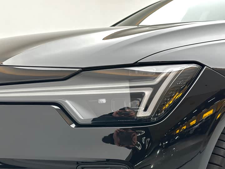 Фото 12 - Volvo S90