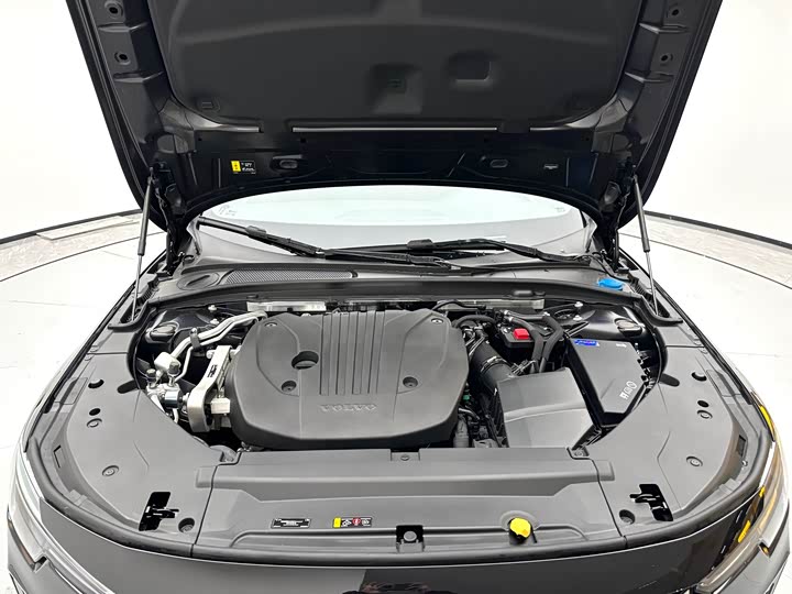 Фото 14 - Volvo S90