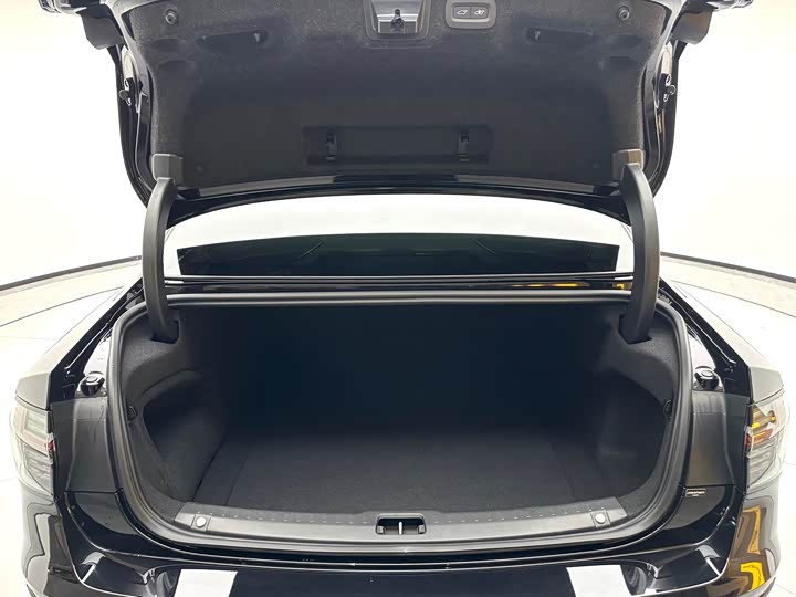 Фото 16 - Volvo S90