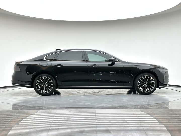 Фото 4 - Volvo S90