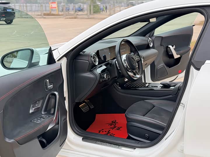 Фото 12 - Mercedes-Benz CLA-Class