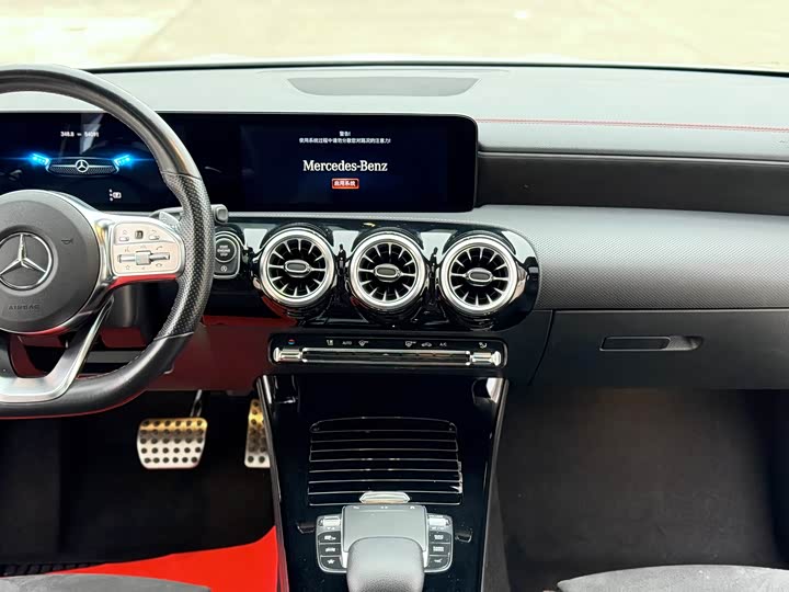 Фото 15 - Mercedes-Benz CLA-Class