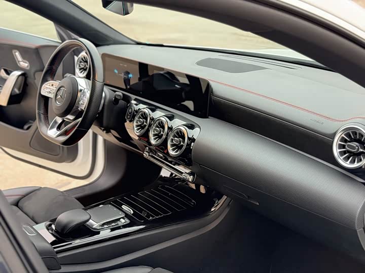 Фото 21 - Mercedes-Benz CLA-Class