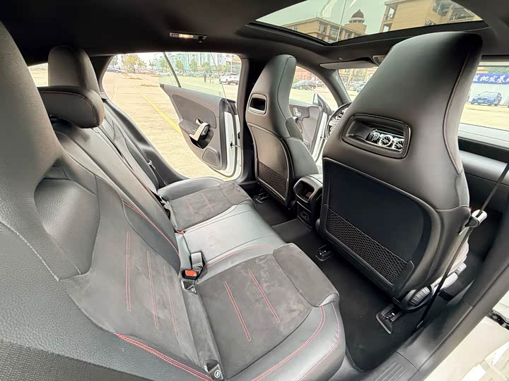 Фото 22 - Mercedes-Benz CLA-Class