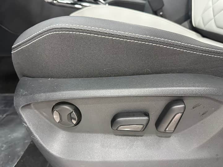 Фото 16 - Volkswagen Tayron