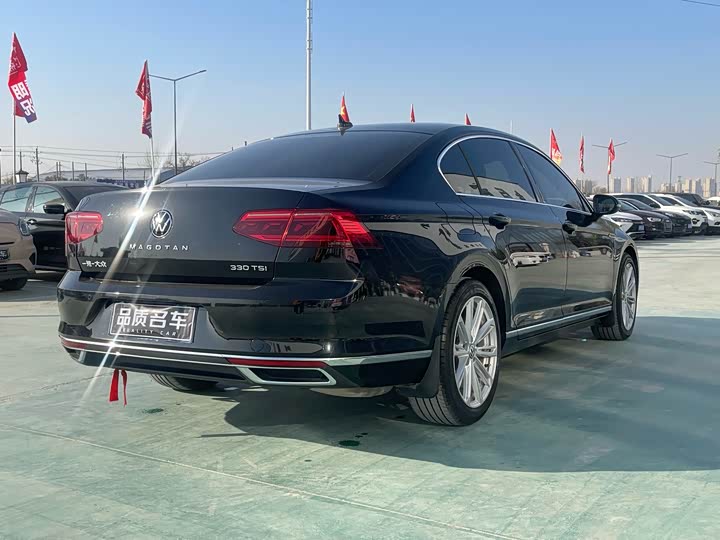 Фото 16 - Volkswagen Magotan