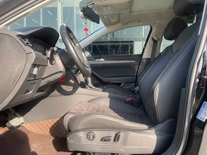 Фото 4 - Volkswagen Magotan