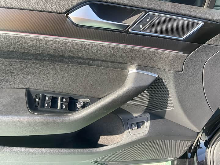 Фото 8 - Volkswagen Magotan