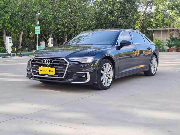 Фото 1 - Audi A6L