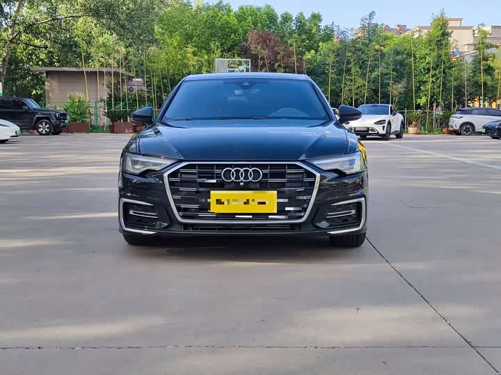Фото 14 - Audi A6L