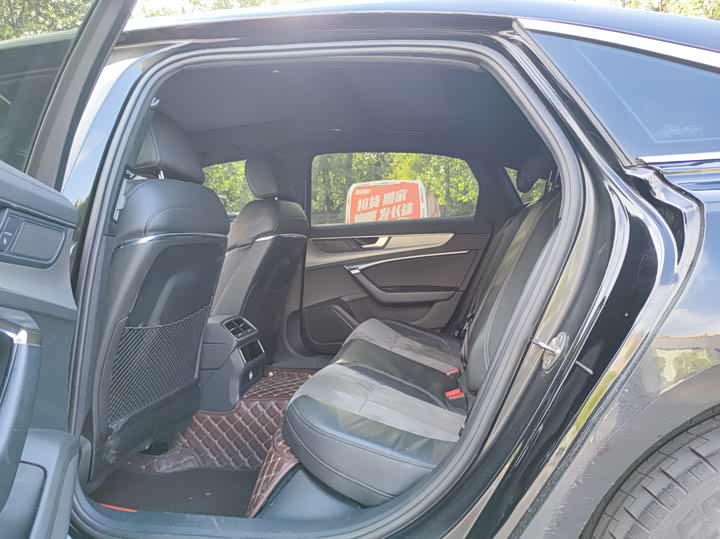 Фото 6 - Audi A6L