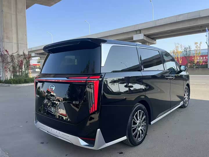 Фото 14 - GAC Trumpchi E9