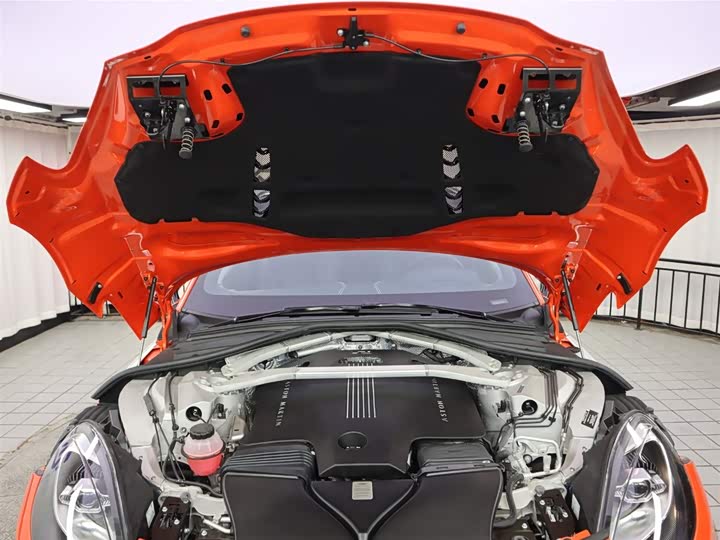 Фото 27 - Aston Martin DBX