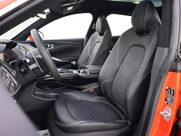 Фото 8 - Aston Martin DBX