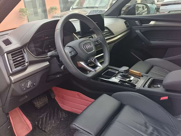 Фото 4 - Audi Q5L