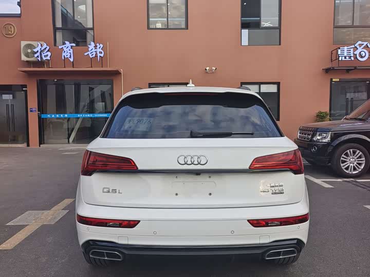 Фото 8 - Audi Q5L