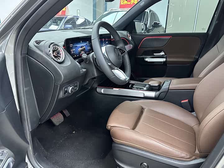 Фото 4 - Mercedes-Benz GLB-Class