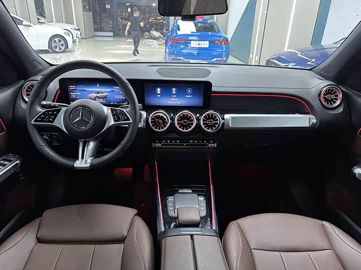 Фото 7 - Mercedes-Benz GLB-Class