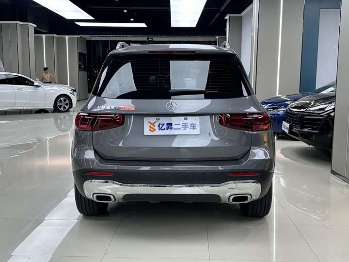 Фото 8 - Mercedes-Benz GLB-Class