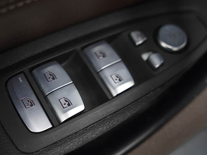 Фото 10 - BMW X1