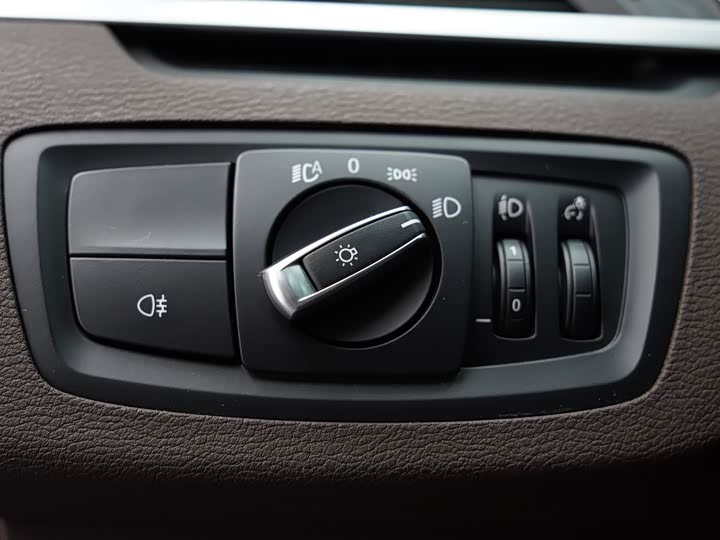 Фото 11 - BMW X1