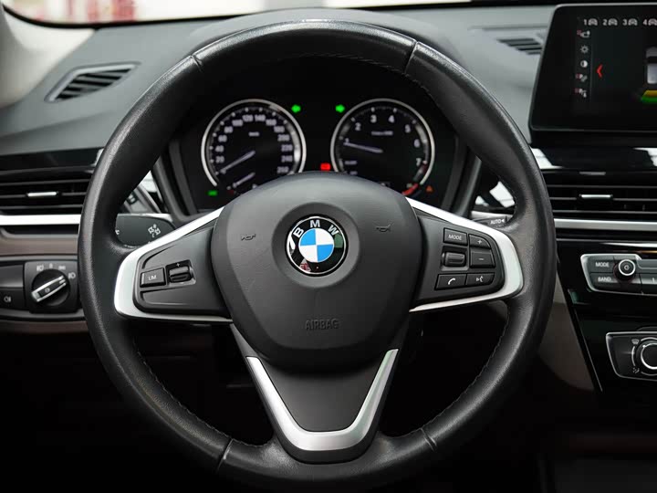 Фото 13 - BMW X1