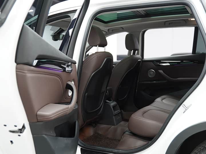 Фото 18 - BMW X1