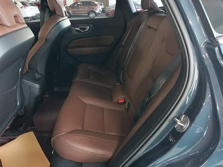 Фото 17 - Volvo XC60